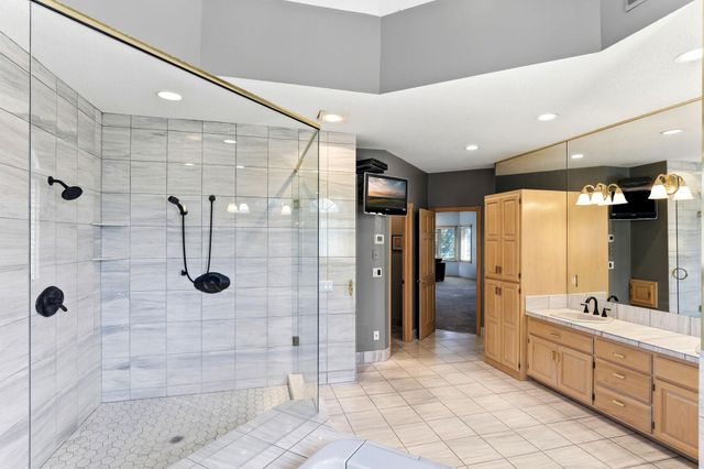 8148 Ithaca Lane N, Maple Grove, MN 55311