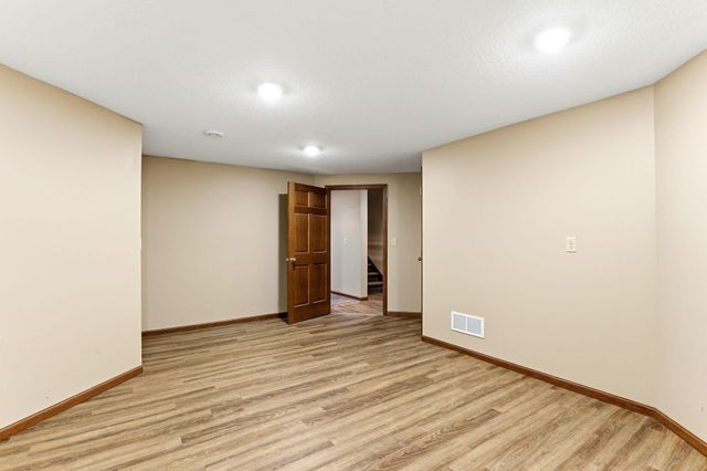 8148 Ithaca Lane N, Maple Grove, MN 55311