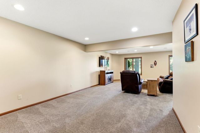 8148 Ithaca Lane N, Maple Grove, MN 55311