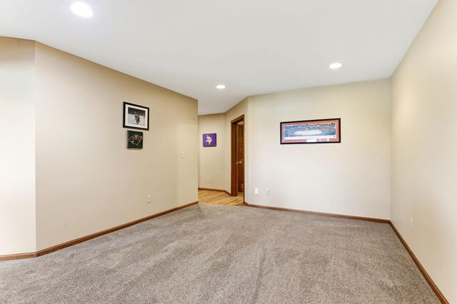 8148 Ithaca Lane N, Maple Grove, MN 55311