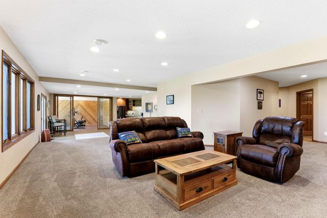 8148 Ithaca Lane N, Maple Grove, MN 55311