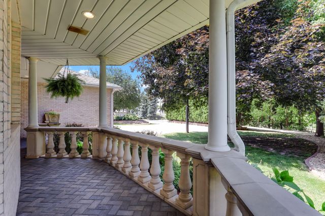 8148 Ithaca Lane N, Maple Grove, MN 55311