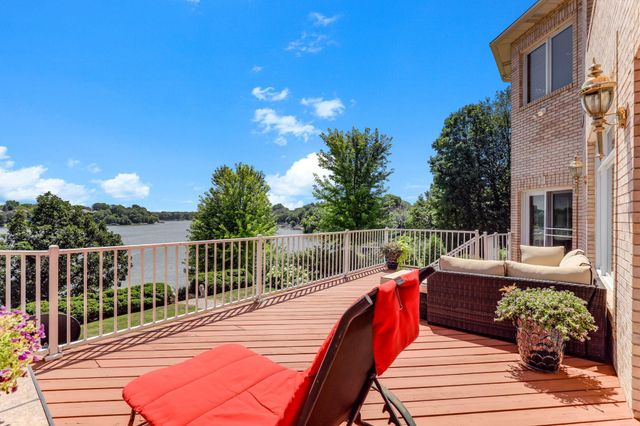 8148 Ithaca Lane N, Maple Grove, MN 55311
