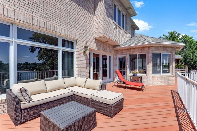 8148 Ithaca Lane N, Maple Grove, MN 55311