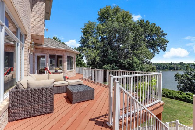 8148 Ithaca Lane N, Maple Grove, MN 55311