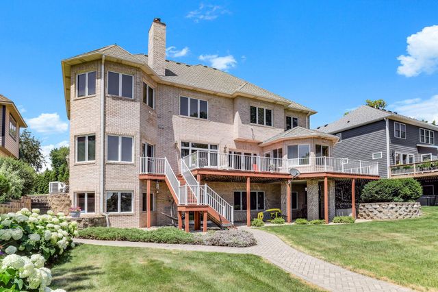 8148 Ithaca Lane N, Maple Grove, MN 55311
