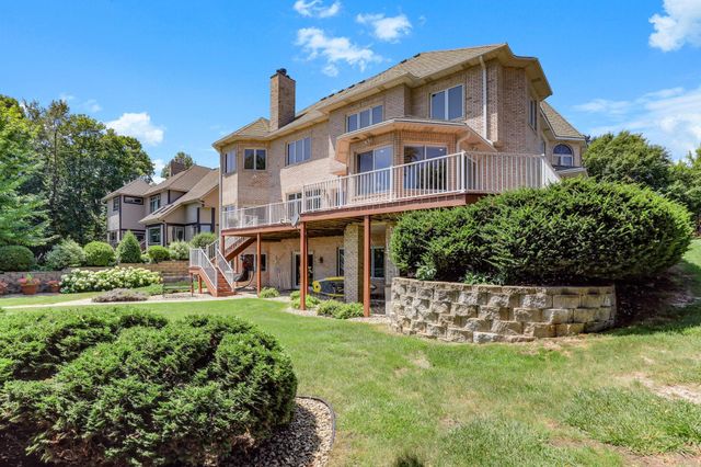 8148 Ithaca Lane N, Maple Grove, MN 55311