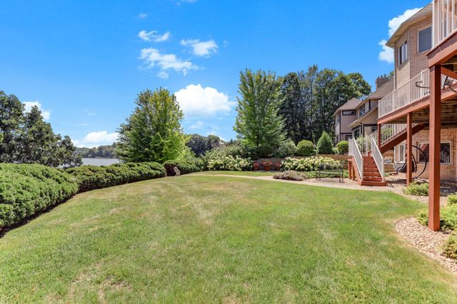 8148 Ithaca Lane N, Maple Grove, MN 55311