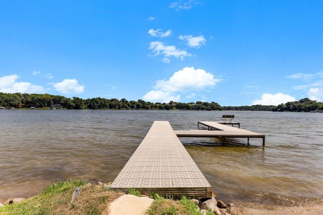 8148 Ithaca Lane N, Maple Grove, MN 55311