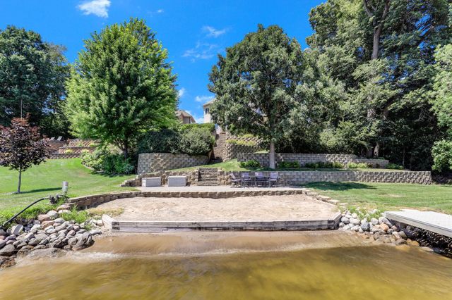 8148 Ithaca Lane N, Maple Grove, MN 55311