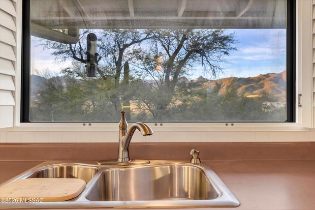 9912 E Mount Pleasant Drive, Tucson, AZ 85749