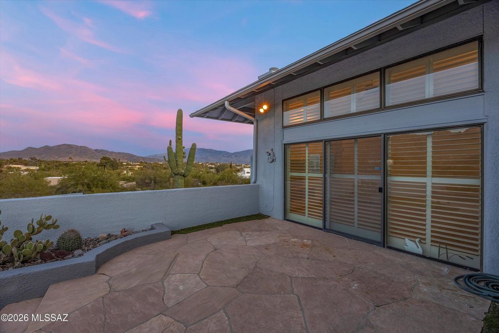 Image 14 of property listing at 9912 E Mount Pleasant Drive, Tucson, AZ 85749