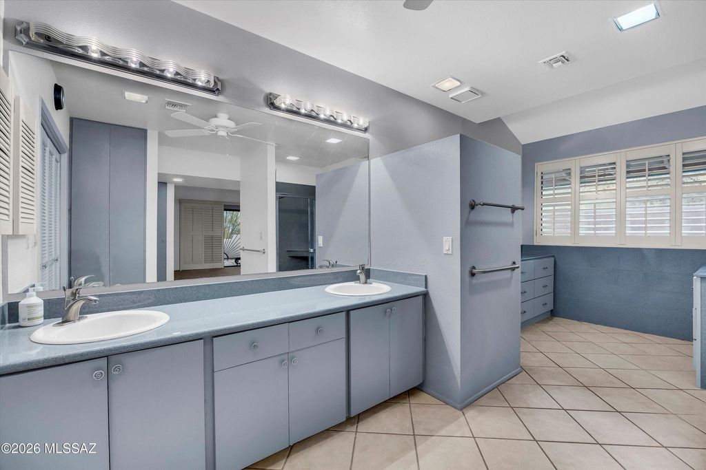 Image 31 of property listing at 9912 E Mount Pleasant Drive, Tucson, AZ 85749