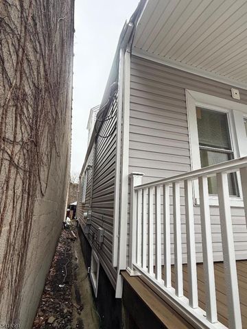 9 Berkshire Pl, Irvington Twp., NJ 07111