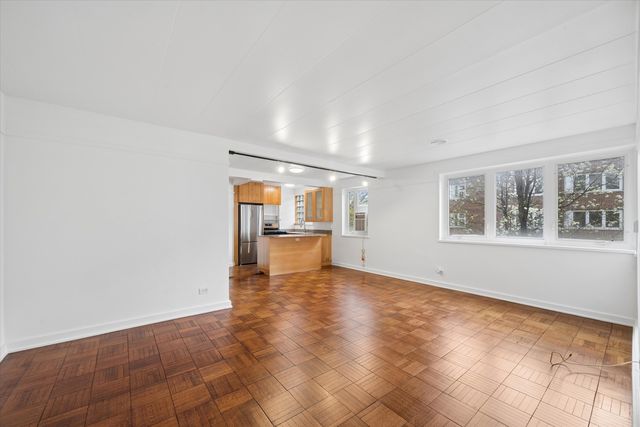 7208 OAK Avenue 2SE, River Forest, IL 60305