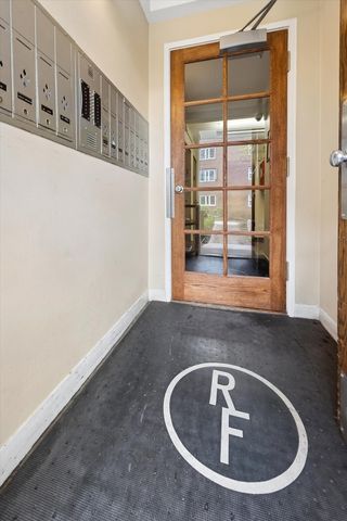 7208 OAK Avenue 2SE, River Forest, IL 60305