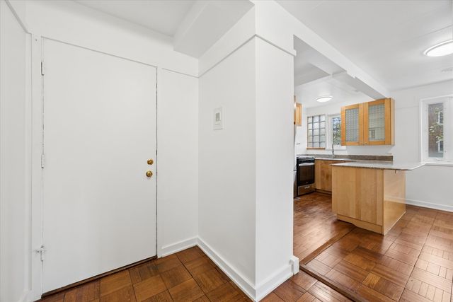 7208 OAK Avenue 2SE, River Forest, IL 60305