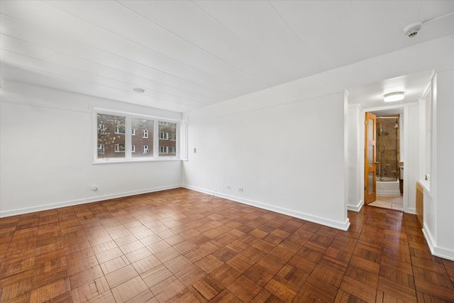 7208 OAK Avenue 2SE, River Forest, IL 60305