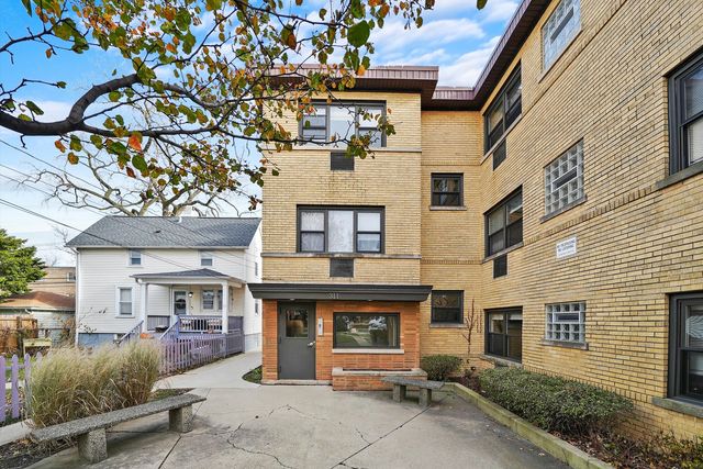 311 Sherman Avenue 2C, Evanston, IL 60202