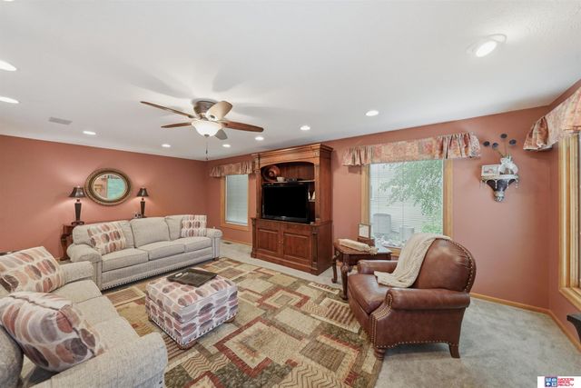 1930 Davenport Drive, Lincoln, NE 68512