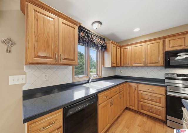 1930 Davenport Drive, Lincoln, NE 68512