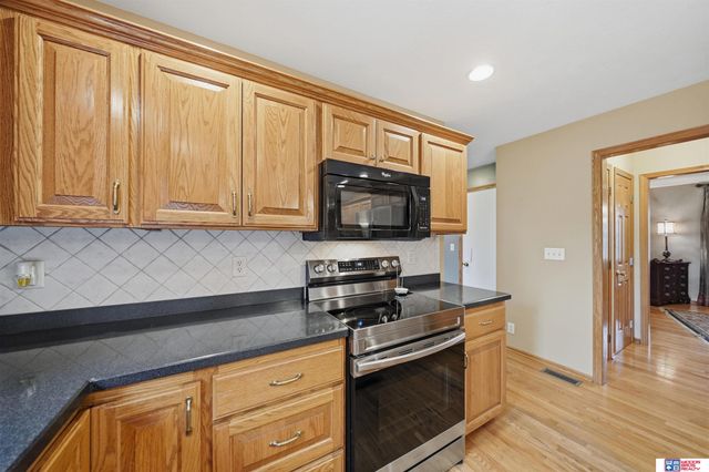 1930 Davenport Drive, Lincoln, NE 68512