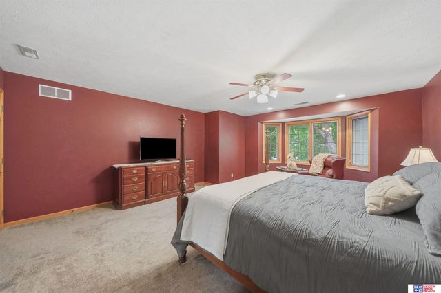 1930 Davenport Drive, Lincoln, NE 68512