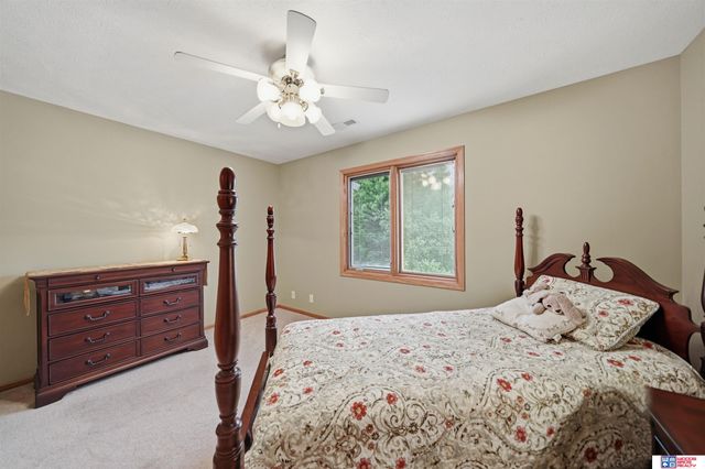 1930 Davenport Drive, Lincoln, NE 68512