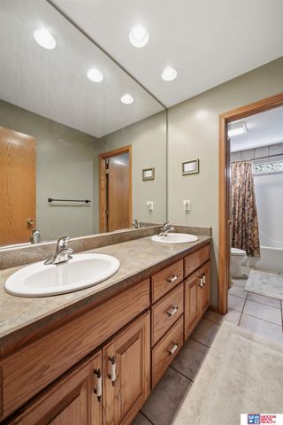 1930 Davenport Drive, Lincoln, NE 68512