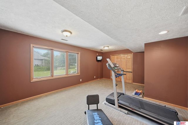 1930 Davenport Drive, Lincoln, NE 68512