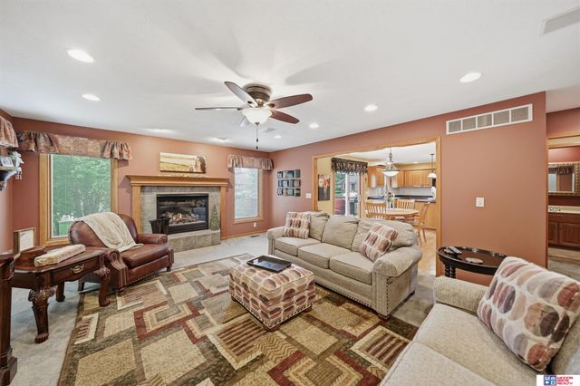 1930 Davenport Drive, Lincoln, NE 68512