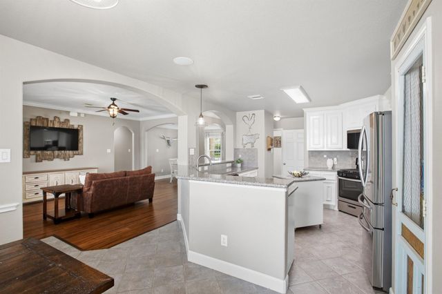 11310 Aaron Way, Needville, TX 77461