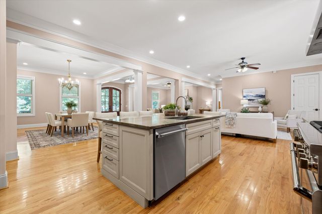 692 Clear Brooks Drive, Signal Mountain, TN 37377