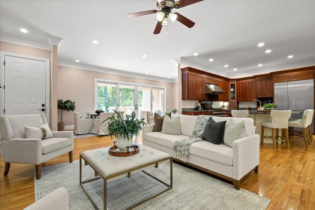692 Clear Brooks Drive, Signal Mountain, TN 37377