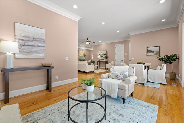692 Clear Brooks Drive, Signal Mountain, TN 37377