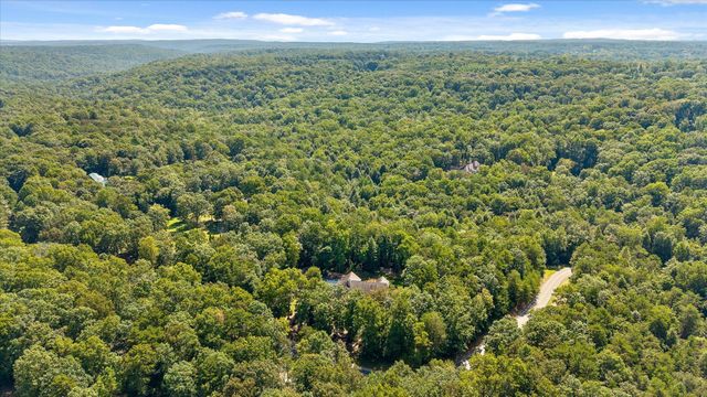 692 Clear Brooks Drive, Signal Mountain, TN 37377