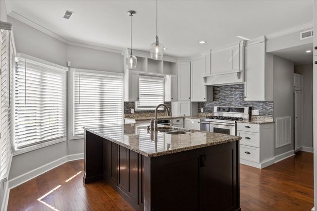 7729 Diamondhead Drive, Ooltewah, TN 37363