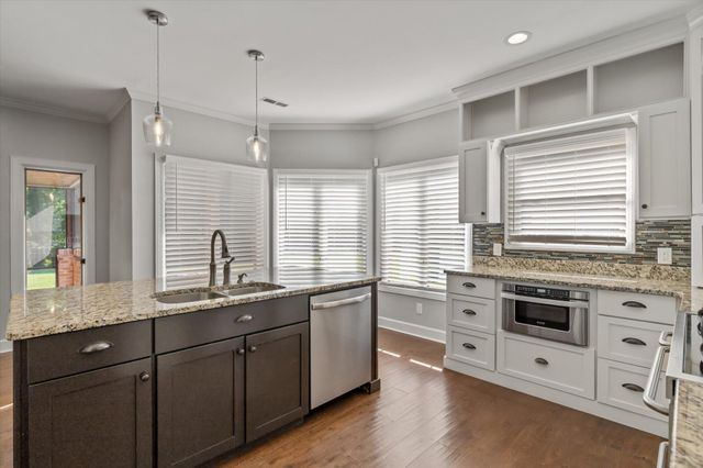 7729 Diamondhead Drive, Ooltewah, TN 37363