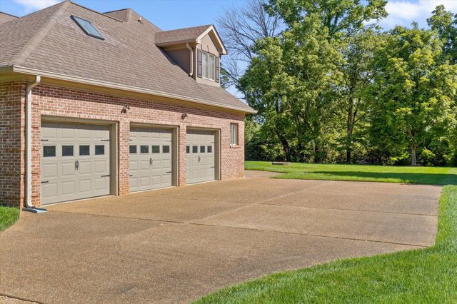 7729 Diamondhead Drive, Ooltewah, TN 37363