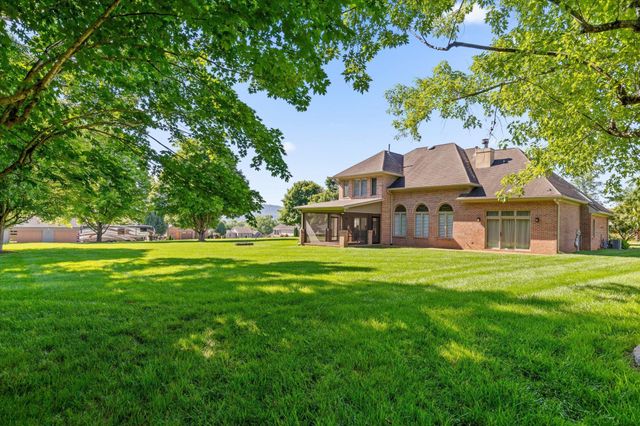 7729 Diamondhead Drive, Ooltewah, TN 37363