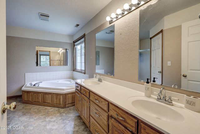 1842 Mountain Ash Drive, Joplin, MO 64801