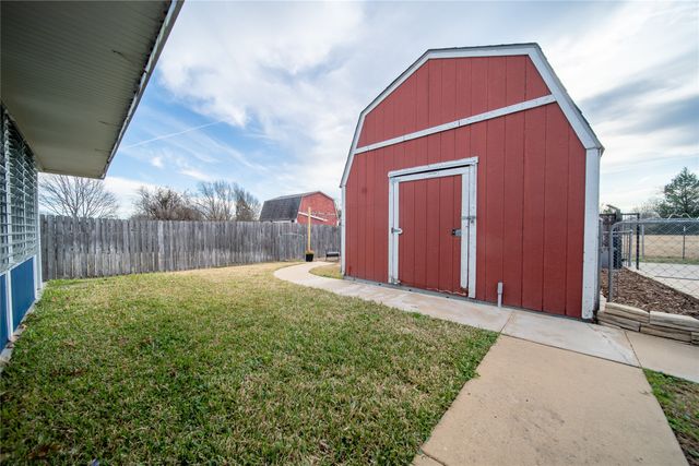 2524 Boardwalk Drive, Mesquite, TX 75181