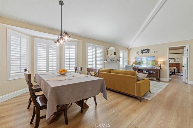 22914 Banyan Place 202, Saugus, CA 91390