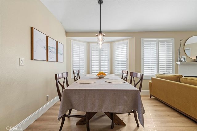 22914 Banyan Place 202, Saugus, CA 91390