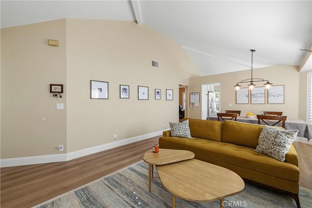 22914 Banyan Place 202, Saugus, CA 91390