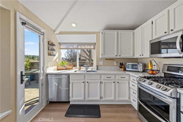 22914 Banyan Place 202, Saugus, CA 91390