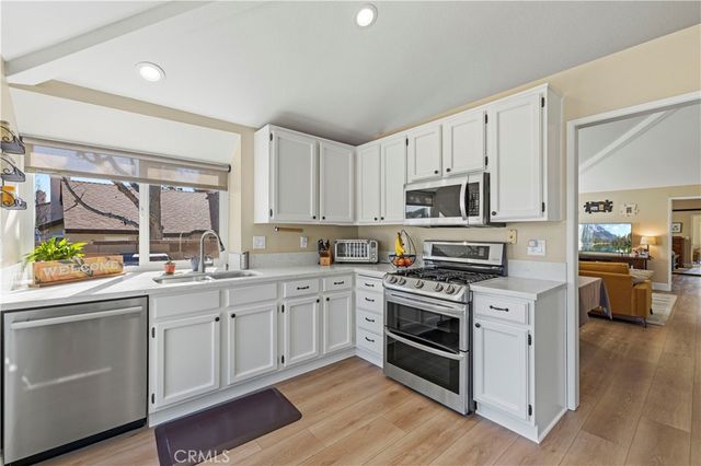 22914 Banyan Place 202, Saugus, CA 91390