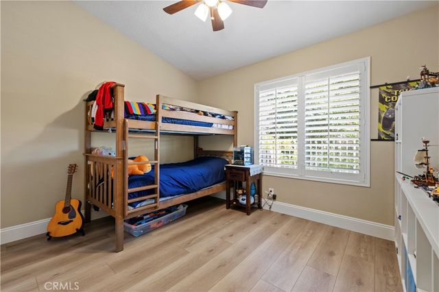 22914 Banyan Place 202, Saugus, CA 91390