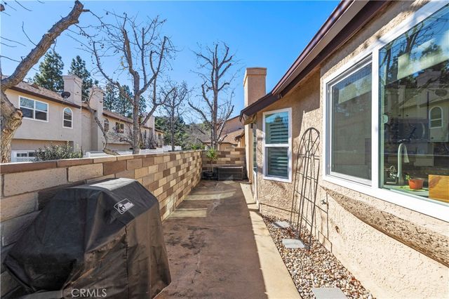 22914 Banyan Place 202, Saugus, CA 91390