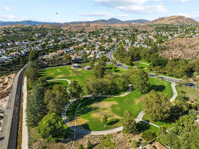 22914 Banyan Place 202, Saugus, CA 91390